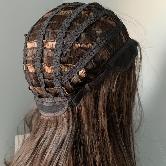 Highlighted Brown Synthetic Wig with Curls - Picture 5 of 5